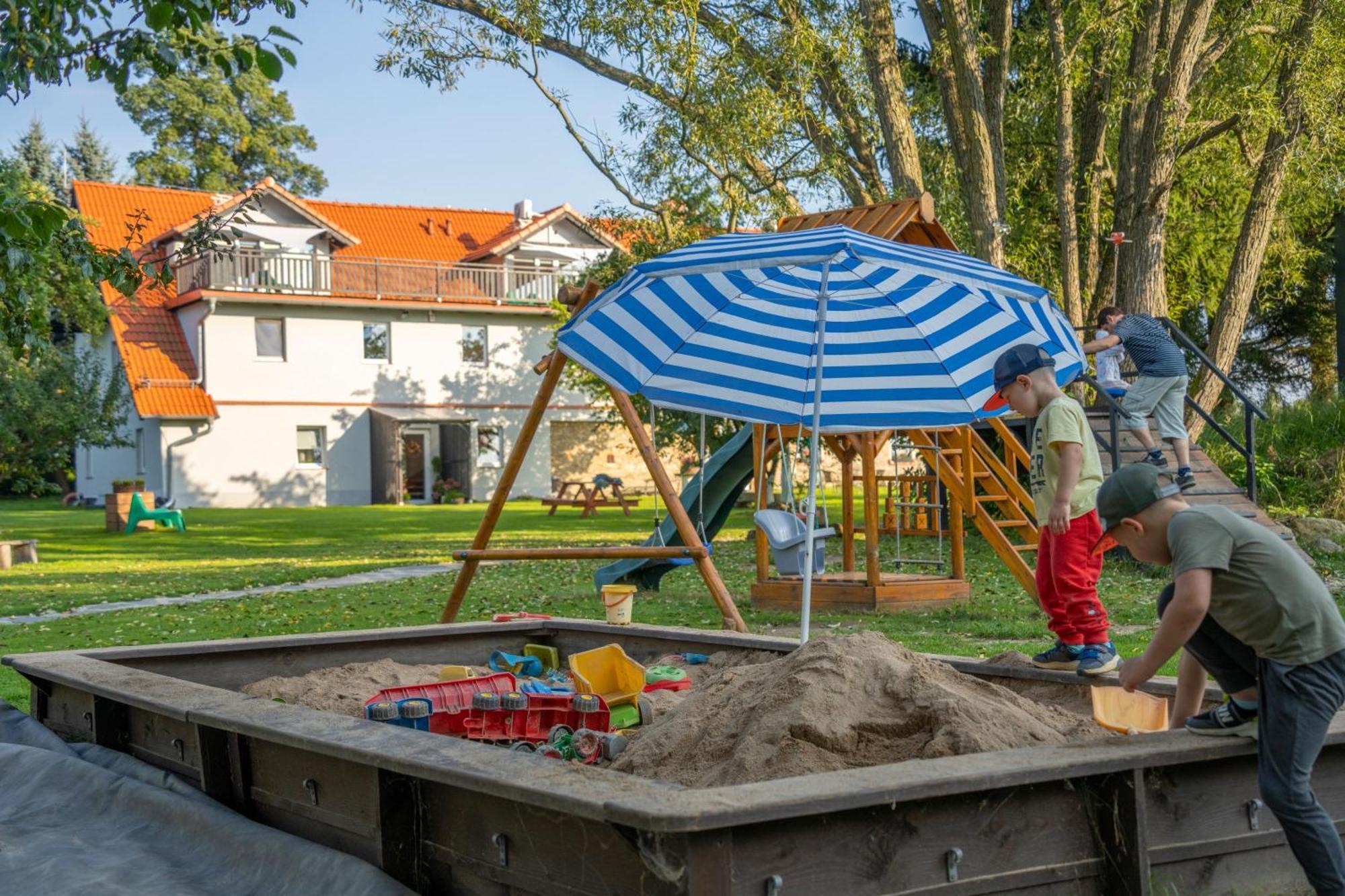 Dom W Domu - Izera Glamping Bed and Breakfast Gajowka  Exteriör bild