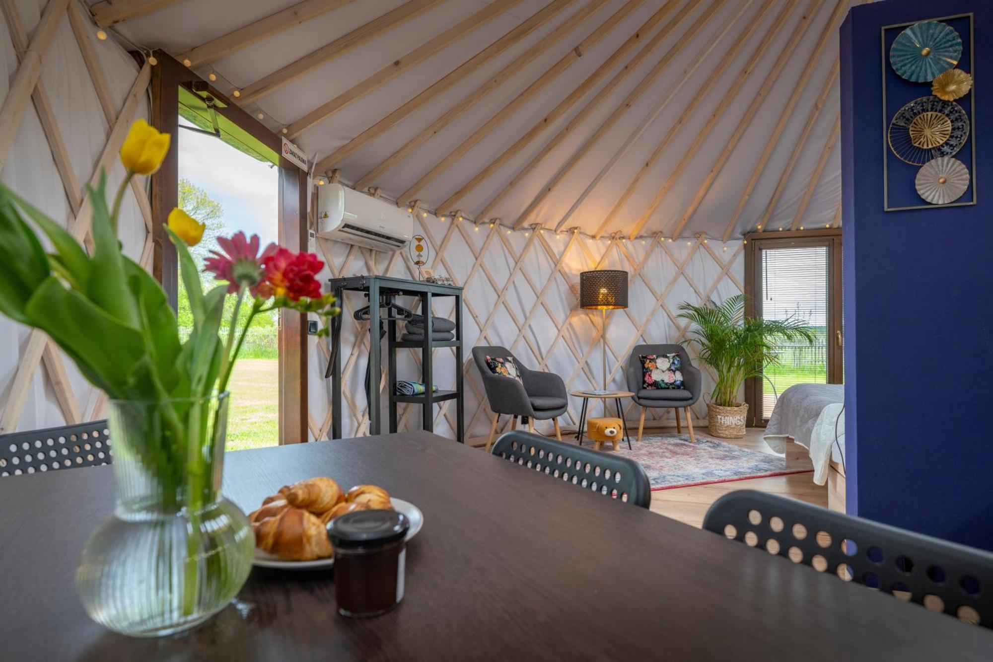 Dom W Domu - Izera Glamping Bed and Breakfast Gajowka  Rum bild