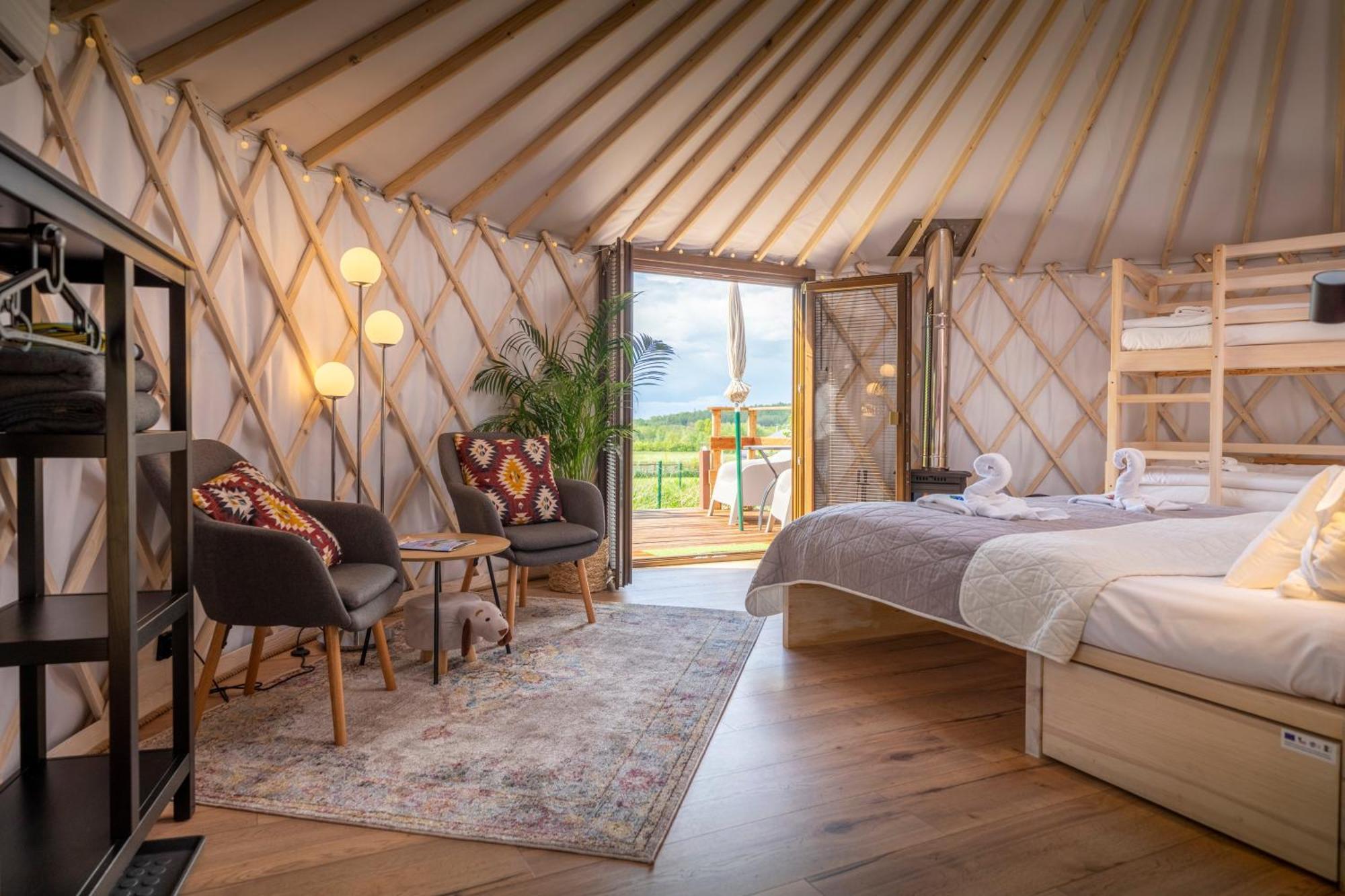 Dom W Domu - Izera Glamping Bed and Breakfast Gajowka  Rum bild
