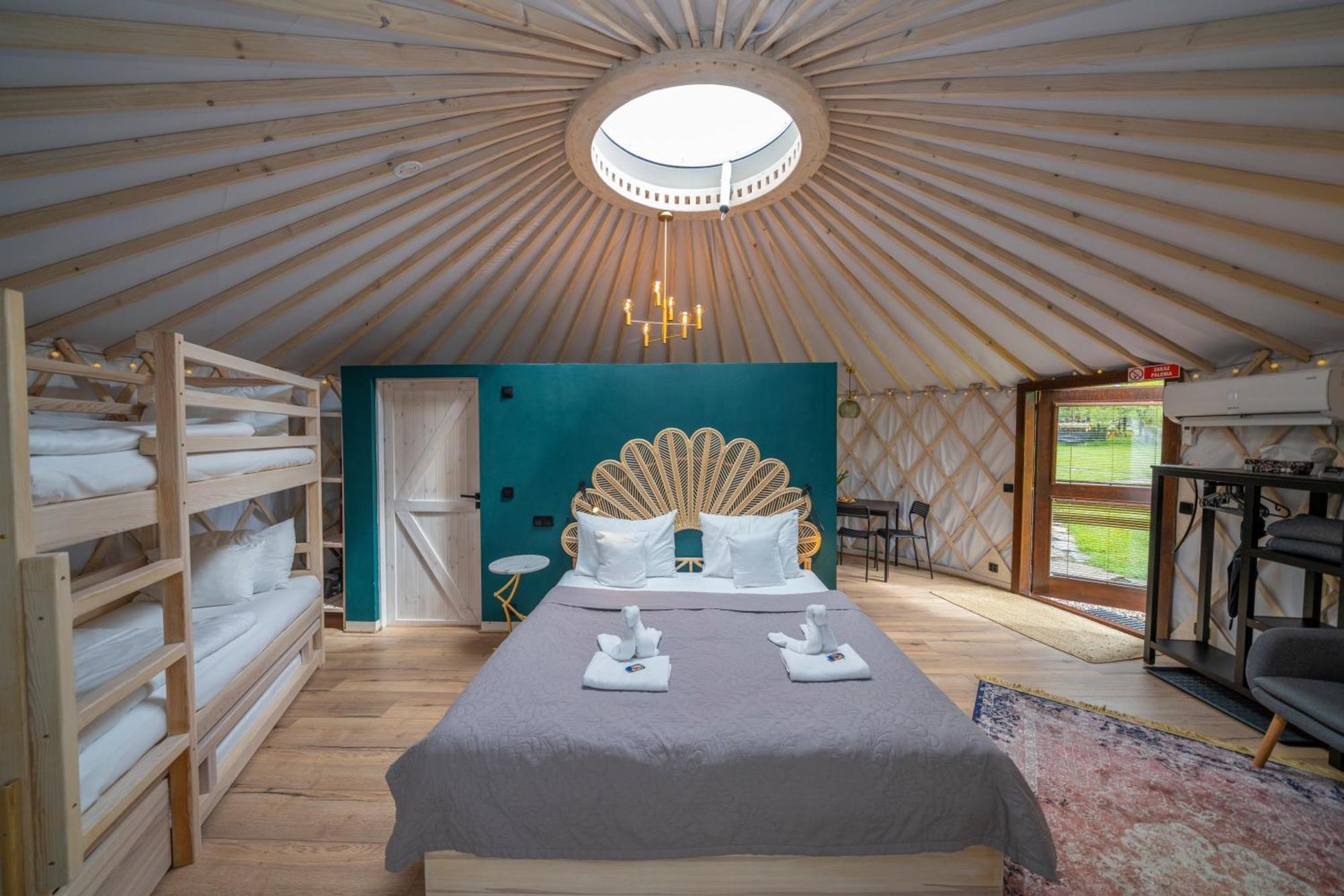 Dom W Domu - Izera Glamping Bed and Breakfast Gajowka  Rum bild
