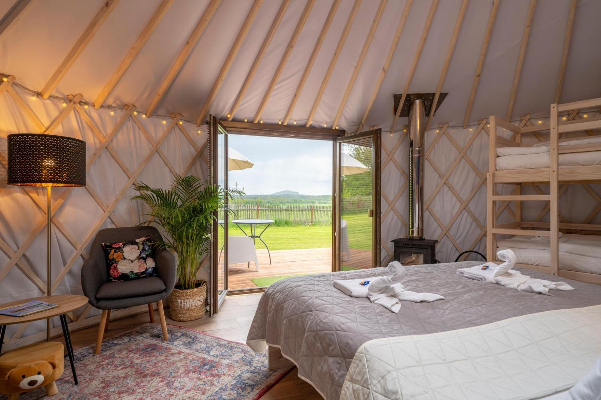 Dom W Domu - Izera Glamping Bed and Breakfast Gajowka  Rum bild