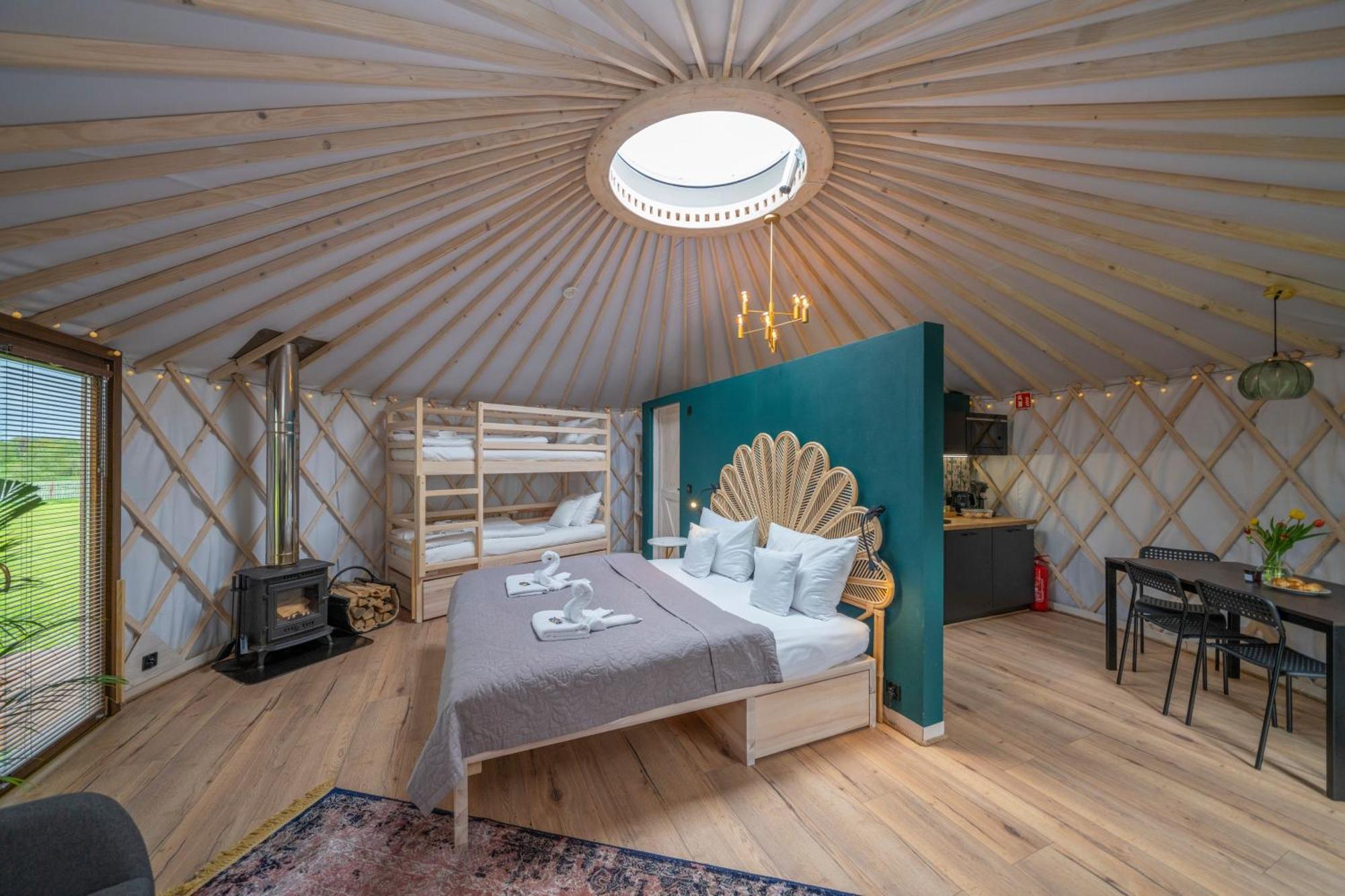 Dom W Domu - Izera Glamping Bed and Breakfast Gajowka  Rum bild